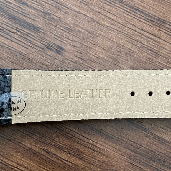 Stainless steel back watches in Genuine leather - Picture 7 of 8